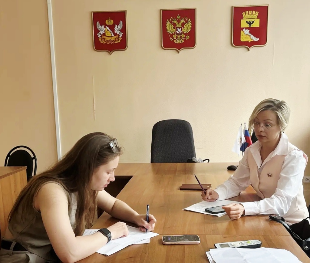 Депутат Воронежской городской Думы Маргарита Жукова провела приём граждан в управе Левобережного района: от проблем с водой до экологических инициатив Депутат Воронежской городской Думы Маргарита Жукова провела приём граждан в управе Левобережного района: от проблем с водой до экологических инициатив