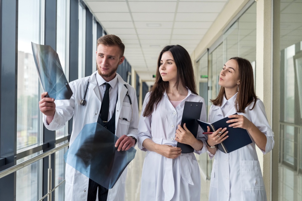 Около 3500 человек выпустились из подмосковного медицинского колледжа