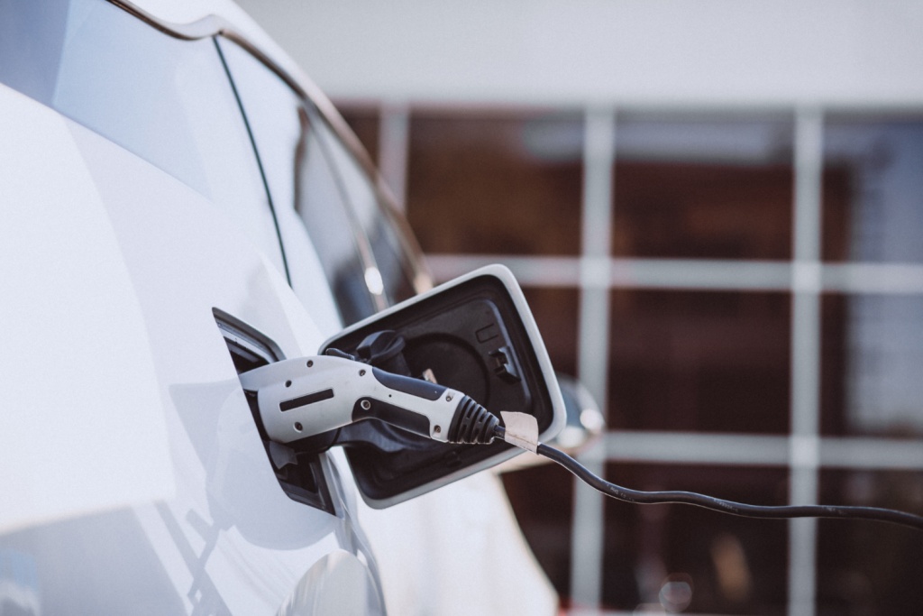 Tesla выбыла из топ-10 самых дорогих компаний США Tesla выбыла из топ-10 самых дорогих компаний США