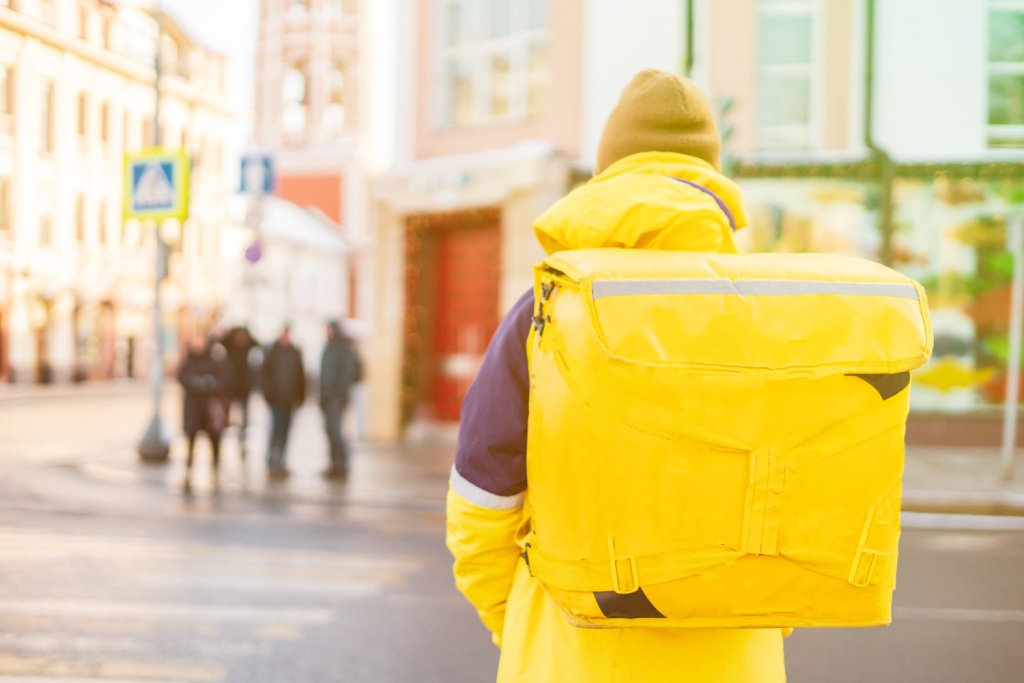 В 2024 году курьеры оказались более востребованы на рынке, чем программисты