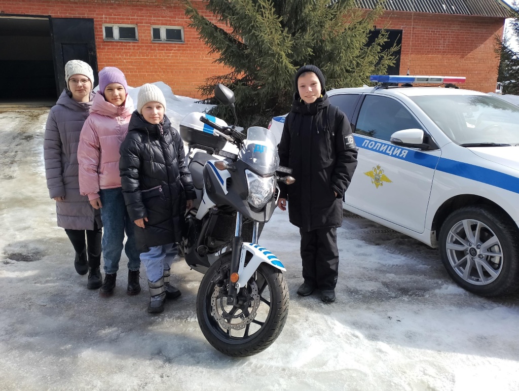 Школьники Саранска побывали на экскурсии в Госавтоинспекции