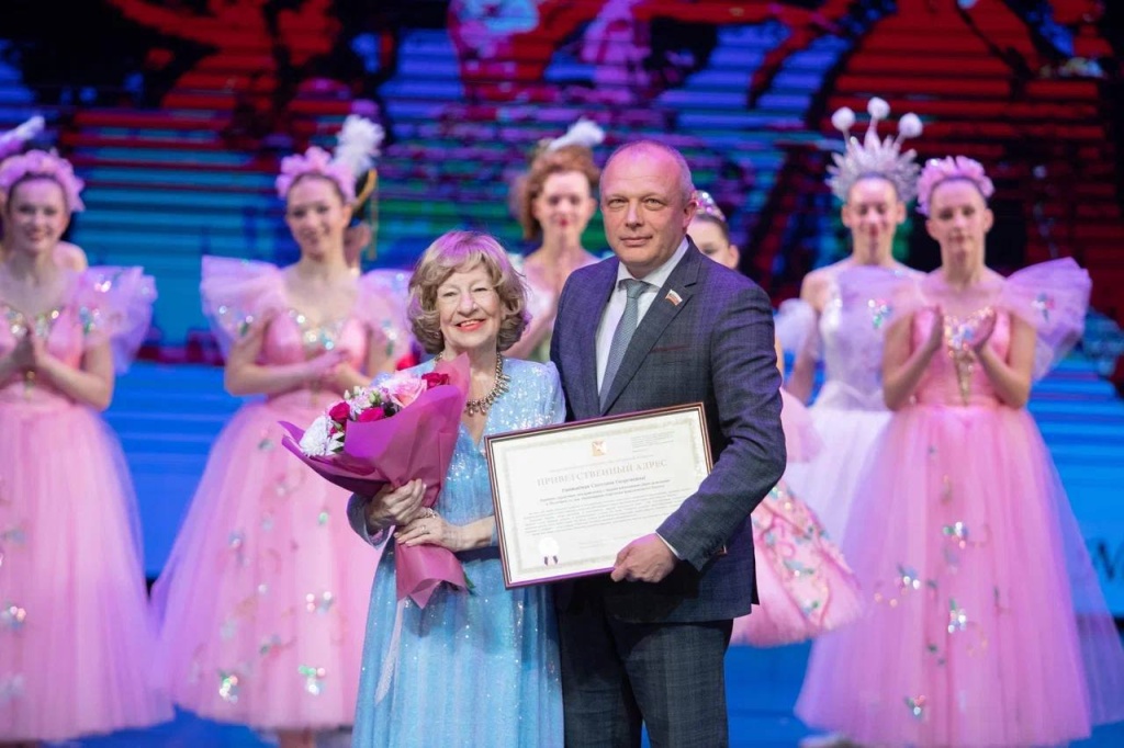 Заместитель Председателя Вологодской гордумы поздравил отделение балета «Созвучие» с 35-летним юбилеем