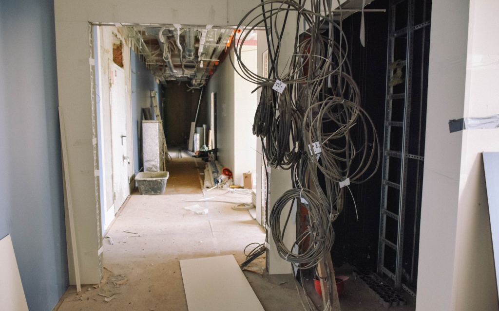 Председатель Совета депутатов Пушкинского и Уполномоченный главы округа проверили ход капитального ремонта в женской консультации в Ивантеевке