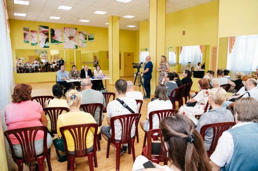 В подмосковном Красноармейске вручили очередные сертификаты на переселение из аварийного фонда