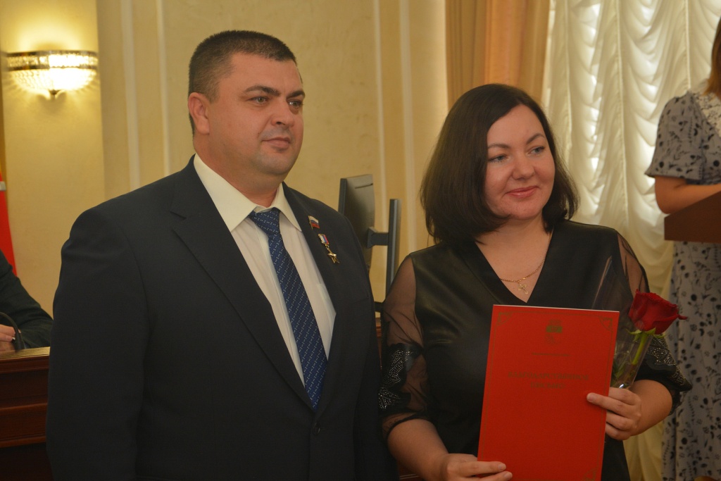 Андрей Дьяченко и Сергей Петрин вручили награды лучшим дорожникам Воронежа Андрей Дьяченко и Сергей Петрин вручили награды лучшим дорожникам Воронежа