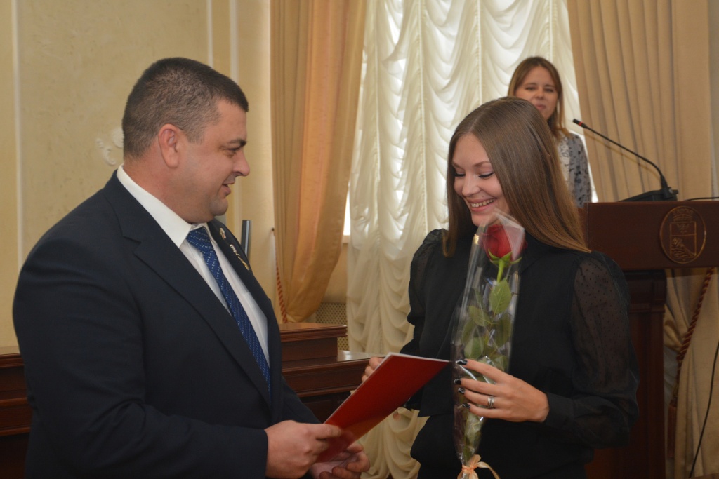 Андрей Дьяченко и Сергей Петрин вручили награды лучшим дорожникам Воронежа Андрей Дьяченко и Сергей Петрин вручили награды лучшим дорожникам Воронежа
