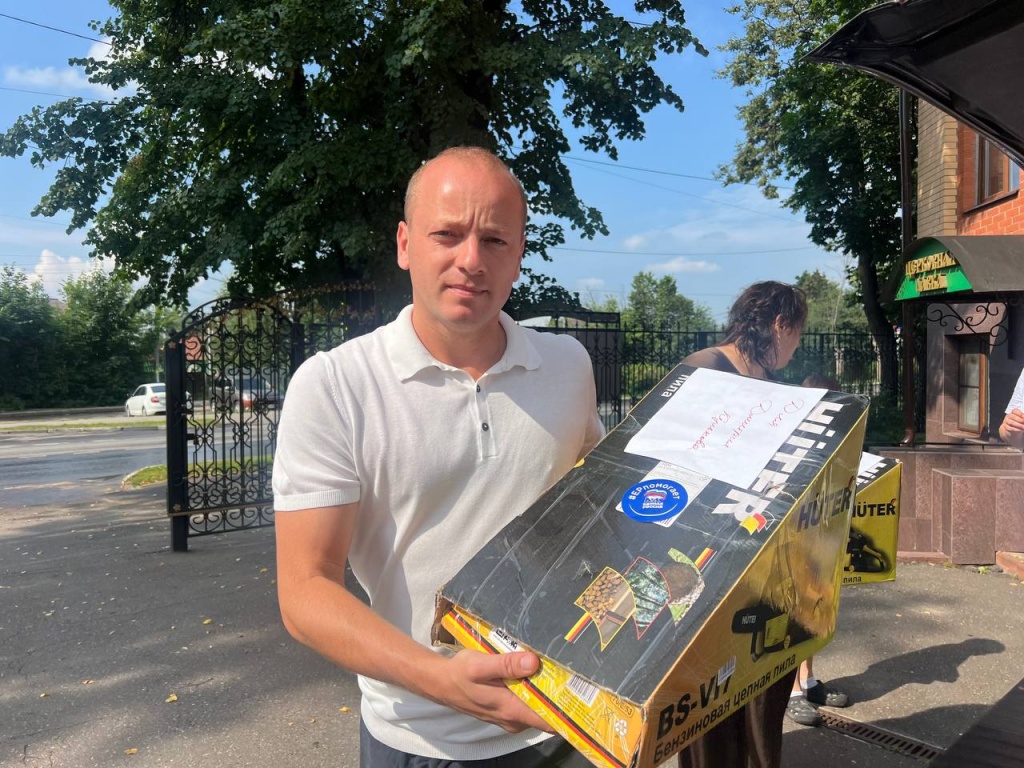 Депутат Пушкинского Дмитрий Кульков передал очередную партию гуманитарной помощи для бойцов в зону СВО