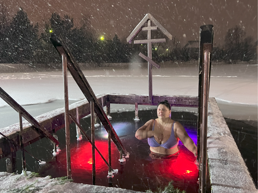 В Красногорске продолжаются крещенские купания