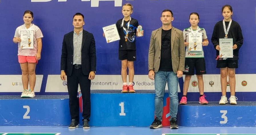 Юные звёзды бадминтона из Красноармейска завоевали подиумы на всероссийских и областных соревнованиях
