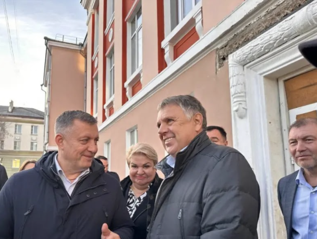 В Ангарске до конца года планируют завершить капремонт второго корпуса школы № 10 В Ангарске до конца года планируют завершить капремонт второго корпуса школы № 10