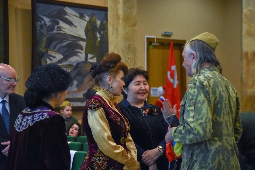 В Москве наградили победителей Международного конкурса «Герои – в песнях» и презентовали Международную конвенцию по защите воинских памятников В Москве наградили победителей Международного конкурса «Герои – в песнях» и презентовали Международную конвенцию по защите воинских памятников
