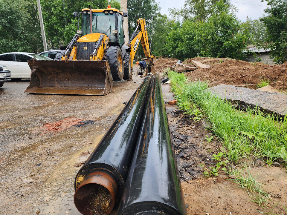 На Дачной улице в подмосковном Красноармейске почти завершены работы по укладке новых полиуретановых труб системы отопления