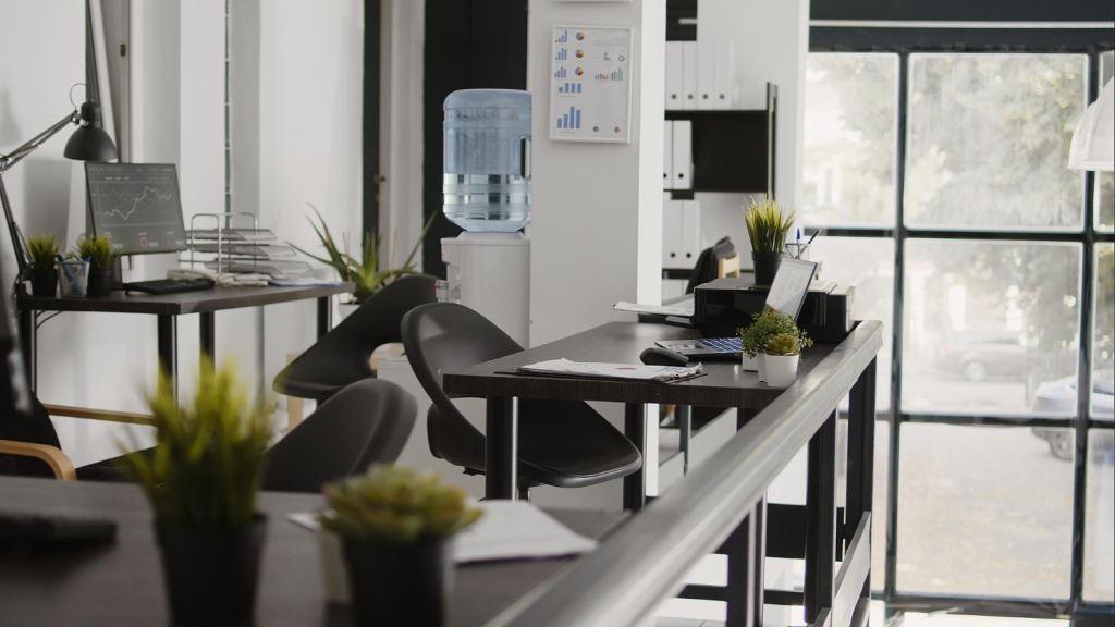 Американская сеть коворкингов WeWork уходит из России