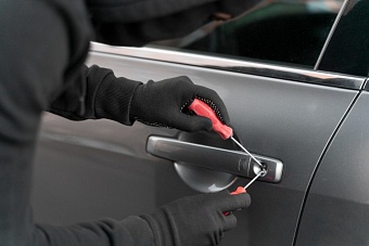 Иркутская полиция задержала нетрезвую угонщицу автомобиля